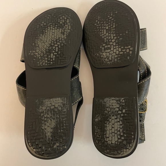 Sbicca Hand Made in California Black Sandals Size 10 - Picture 4 of 5